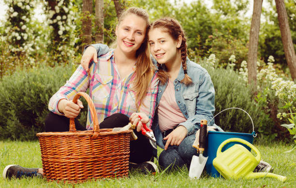 10 Best Outdoor Gift Baskets for Mom